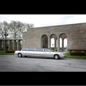 Regional Limousine: Niagara's Premier Limousine service, serving Fort Erie, Niagara, St Catharines, Hamilton, Buffalo CALL US FOR AN UNFORGETTABLE EXPERIENCE 1.289.876.9699
